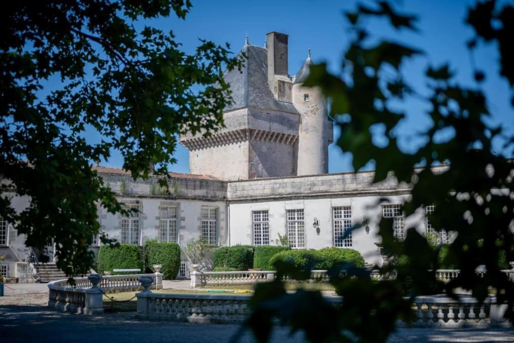 Un séjour d'exception au Logis du Château Saint-Pierre-de-l'Isle Exterior foto