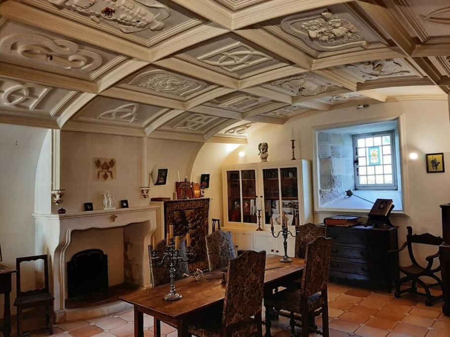Un séjour d'exception au Logis du Château Saint-Pierre-de-l'Isle Exterior foto