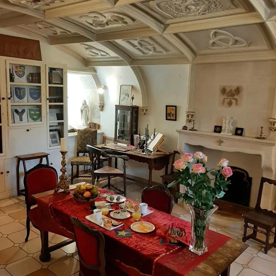 Un séjour d'exception au Logis du Château Saint-Pierre-de-l'Isle Exterior foto